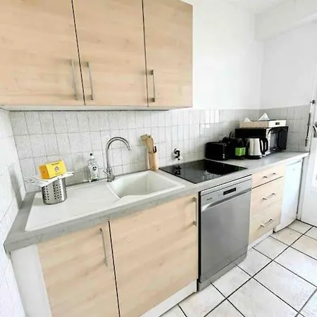 Le Mistral : Apt 2 Prs, 3 Min Mer, Centre-ville *
